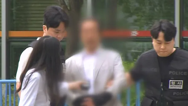 '개표소 봉쇄 시위' 한 달…'국조 방해·경찰 폭행' 60대 구속

잠실 개표소 봉쇄 시위가 오늘(5일)로서 한 달째 별다른 진전 없이 이어지고