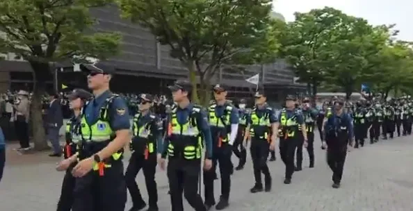 지금 올림픽 공원에서는 무슨 일이 일어나고 있나요? 최신 소식을 알려주세요.