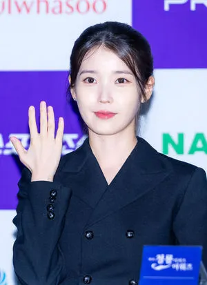 논란 없던 아이유, 올해 삼재인가…역사왜곡 사과·정치 불똥·이종석과...

가수 겸 배우 아이유가 다나다난한 2026년을 보내고 있다. 삼재인가