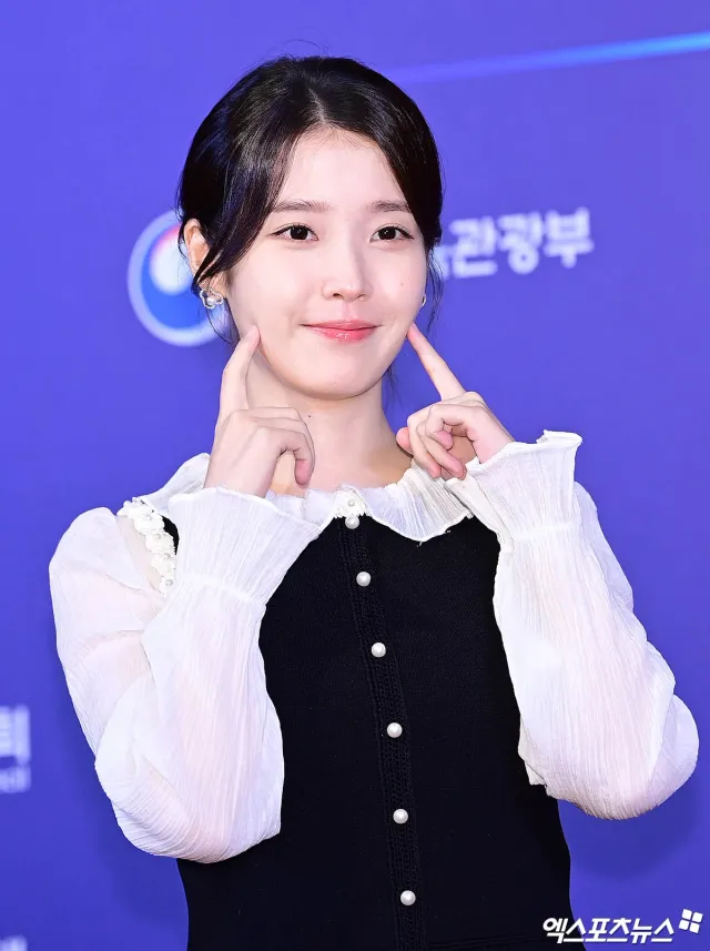 아이유의 험난한 2026년…작품 논란·정치 악플·이종석 결별까지 [엑's...

(엑스포츠뉴스 정민경 기자) 가수 겸 배우 아이유가 최근 다사다