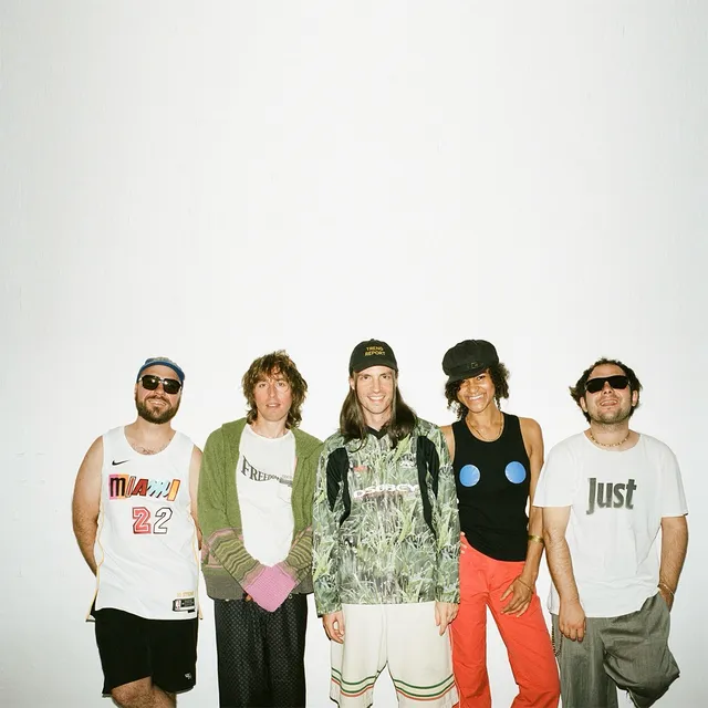 say Hi to the new BILDERBUCH LIVE BAND 2026!!
welcome the incredible @uy.sweethe