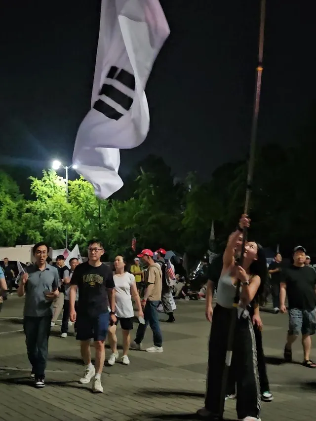 #잠실민주화운동 #스포츠테이핑 #자원봉사자

내가 바로 #1호 #태극기 흔드는 여자다!!💪
이러려고 헬스했나🤔 ㅋㅋㅋㅋ

오늘 좋은 선생님 