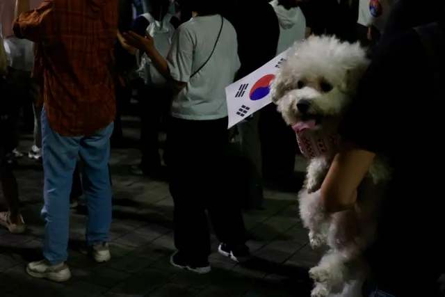 올공은 핫플이 맞네요. 🫡🇰🇷🇺🇸
이제 사람들이 더 모이기 시작했습니다.

뜨거운 찬양, 기도소리가
발걸음을 뜨기 힘들게 하지만
저는 