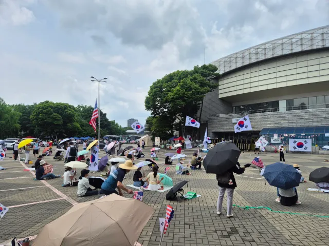 7.3 11:58 현재

늘어나고 있어요!!
대한민국의 저력을 믿습니다.