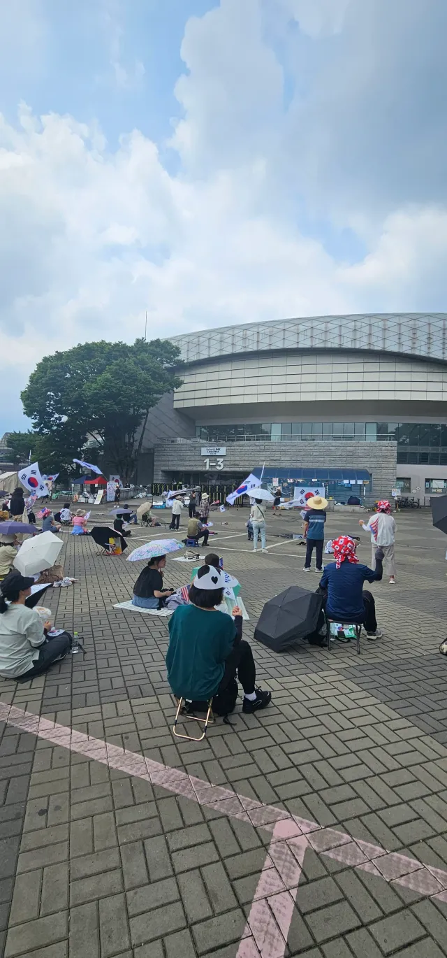 오전 12시부터 6시까지 있다가 갑니다
오늘 처음 왔는데 이렇게 오래 있을 수 있을지 몰랐네요
다음에 또 오겠습니다!! 멸공!!!