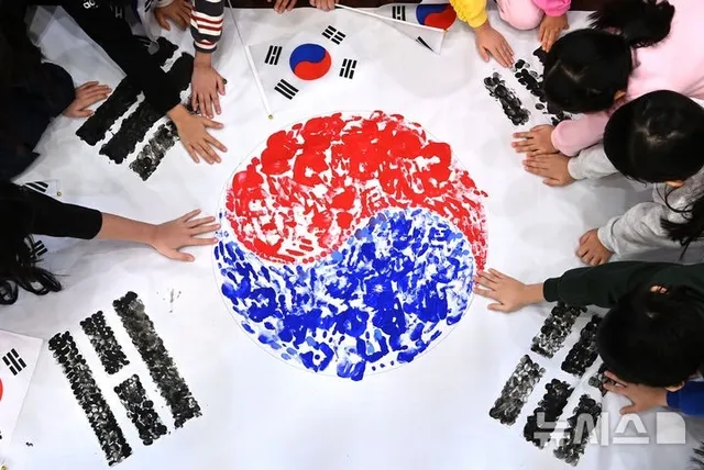 안녕하세요. 청와대 행진 소식을 전해드립니다.

이번주 토요일부터 매주 토요일마다 경복궁 남측 국립고궁박물관 앞에서부터 청와대까지 행진을 합니다