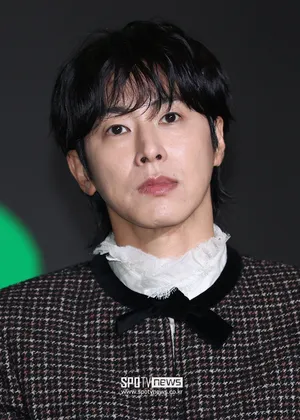 유노윤호, 결국 콘서트 장소 변경…'개표소 봉쇄 시위' 장기화 여파

[스포티비뉴스=정혜원 기자] 그룹 동방신기 유노윤호가 단독 콘서트 공연장을