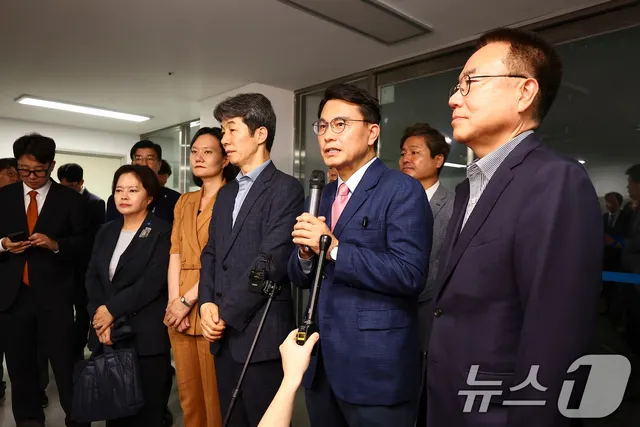 "CCTV 회전 안돼"…잠실 투표함 보관소 감시에 사각지대

한국체육산업개발 "선관위 열람 사실 없어" 6·3 지방선거 투표용지 부족사태 이후 