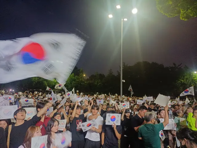 [긴급] 
대진연 부정선거 발작중 
부정선거 외침 도와두세요
3-1 앞으로 와주세요 ㅠㅠ