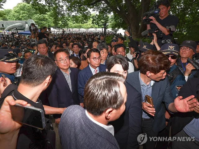 선관위 "투표지 247만장 이송 전 검증에 9시간·5천만원 소요"

(과천·서울=연합뉴스) 이정현 권희원 기자 = 중앙선거관리위원회는 7일 송파