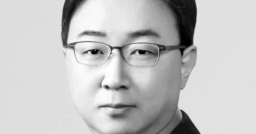 [태평로] 공정할 자신 없으면 차라리 사다리를 타라

태평로 공정할 자신 없으면 차라리 사다리를 타라 MZ에게 격차는 제로섬 결과 내몫 앗아간 