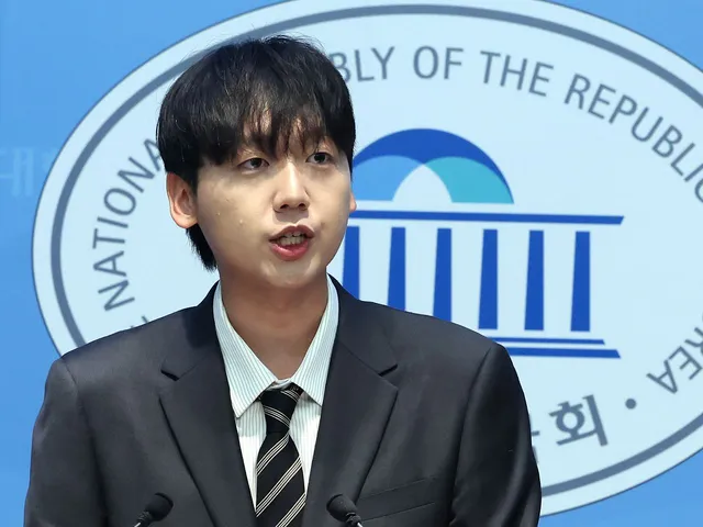 “20대 유튜버가 되는 게 맞나”…민주당 ‘청년 최고위원’ 갑론을박

민주당 '청년 최고위원' 부활 놓고 갑론을박