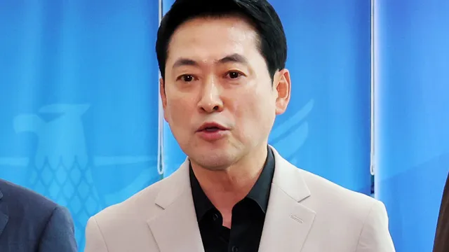 [정치 ON] "자리 지키고 보수 재건" vs "버티면 정치적 비극"

■ 진행 : 이하린 앵커■ 출연 : 김상일 정치평론가, 김종혁 전 국민의