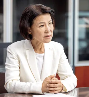 [인터뷰] 이진숙 "지도부 흔들면 당 앞으로 나갈 수 없어"

지난 7월 7일 서울 여의도 국회의원회관에서 주간조선과 만난 이진숙(65) 국민의