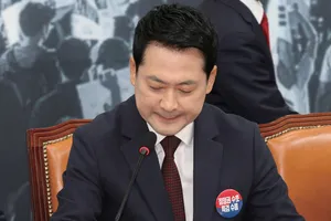 '단풍 비대위'와 '2월 연임설' 사이…장동혁 '징계 정치'의 종착지는?

좀비 지도부의 마지막 몸부림일까. 분열 세력에 대한 마땅한 기강 잡기