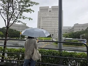 [현장] ‘윤석열 외침 사라졌다’ 대법원 앞 유튜버 단 1명, 사라진 尹지...

[헤럴드경제=이영기 기자·윤승현 수습기자] 윤석열 전 대통령의