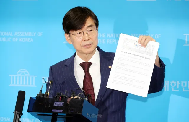 ‘마이웨이’ 장동혁에… “張 출당·제명” 맞제소·사퇴 연판장까지 ...

장동혁 국민의힘 대표가 징계 정치 논란 속에서도 인천을 찾아 청년 간담
