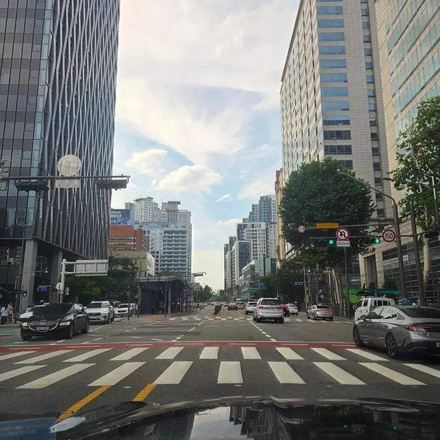 서울특별시 송파구 잠실에 있는 롯데터워몰 31층 식당
오늘 아버지, 형님네 가족들과 함께 다녀왔습니다.
31층에 잠실이라 한강에 여기저기가 멋들
