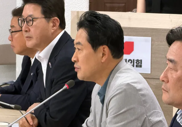 장동혁, 부산서 '선거 카르텔' 맹공…지방선거 '재선거·특검' 압박

국민의힘 장동혁 대표가 12일 부산을 찾아 지난 6·3 지방선거의 '투표용