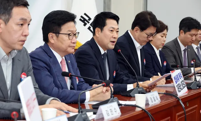 “입틀막 시작?” vs “가짜뉴스 끝”…7·7 정통망법에 온라인 ‘술렁...

7일 시행되는 정보통신망법 개정안은 허위·조작정보 유통 책임을 크