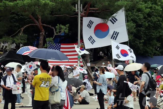경찰 "잠실 개표소 99건 수사중…'모욕 혐의' 배재고 수사 종결 예정"

올다르크 1차 조사 마무리…추가 조사는 향후 판단 경찰이 38일째 이