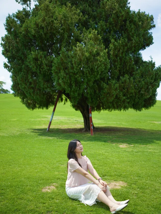 푸른 여름이 가득했던 올림픽공원에서 윤아님을 담았습니다.🌿
