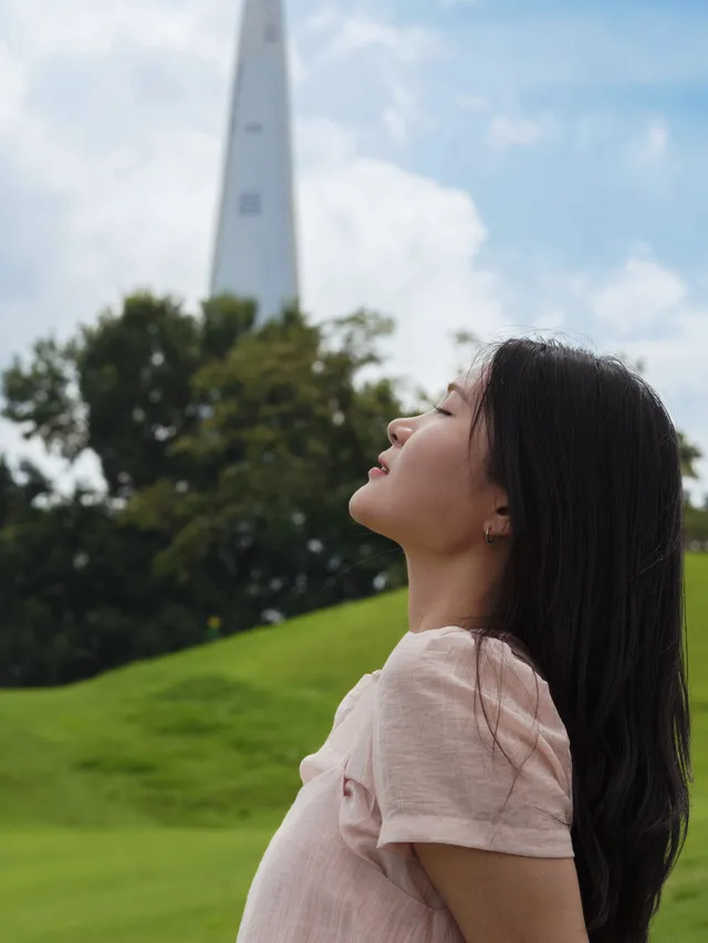 푸른 여름이 가득했던 올림픽공원에서 윤아님을 담았습니다.🌿