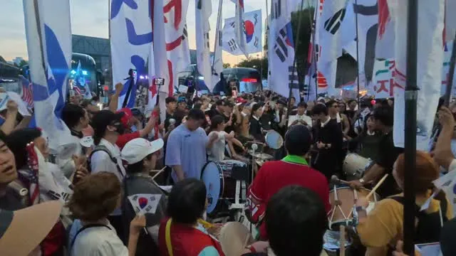 재선거 하라고 재선거 외치는거다.
재선거 요구한지가 한달을 훨씬 넘겼는데도 왜 안하고있냐!
당장 재선거를 실시하라!!