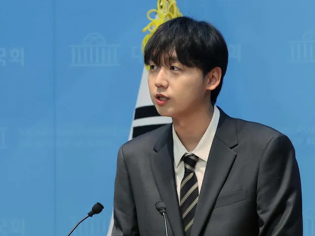 민주당 정책위부의장 "내가 잠실집회 악마화하는 콘텐츠 올렸다" 일파만...

정민철 "일부러 희화화하고 악마화하는 콘텐츠 만들어 올려",우원재 