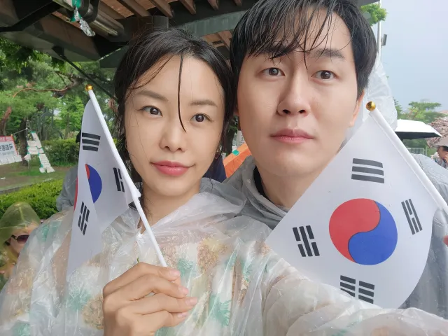 7.2  목요일

오늘도 퇴근후 남표니와 올공!! 
비는 와도 꺽기지 않는 우리의 맘!!
정의는 더 뜨겁게 타오른다
❤️‍🔥❤️‍🔥❤️‍🔥