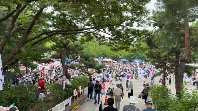 나는 이제 또 지방으로 내려가야해
또 다시 올라올께 #올림픽공원
끝까지 가보자 #부정선거 #재선거