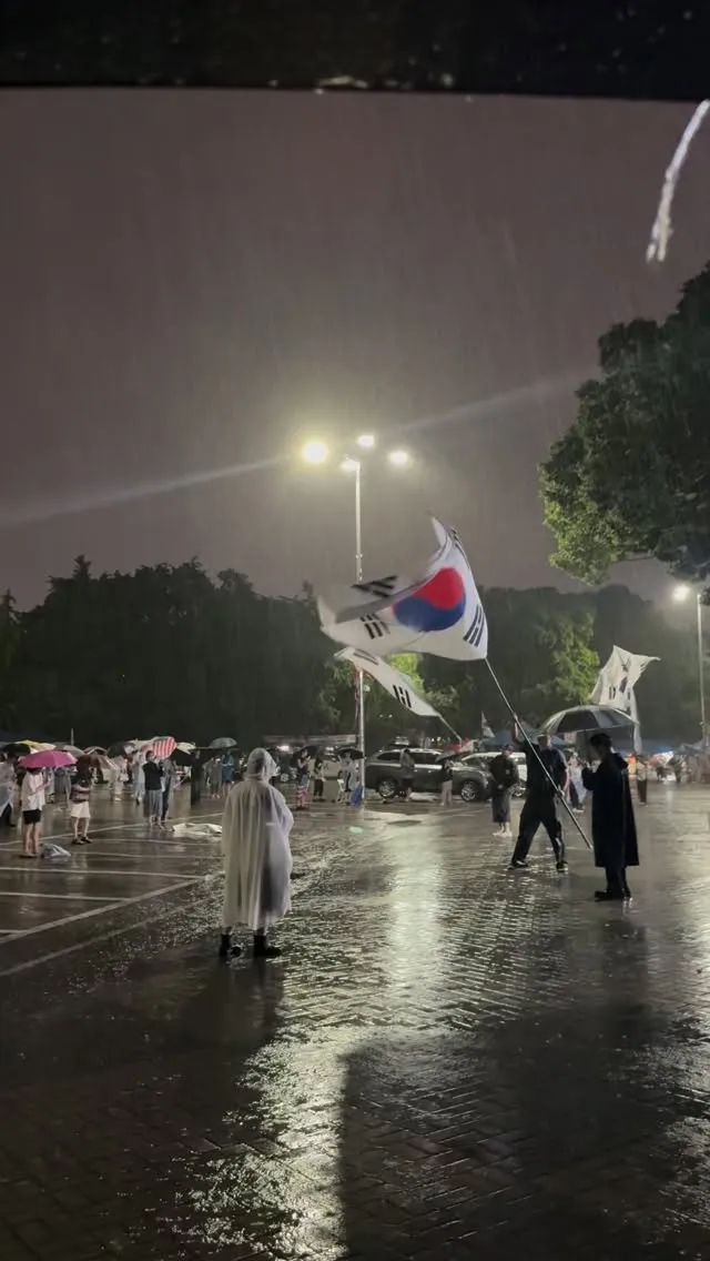 7/14(화) 올림픽공원 
폭우도 올림픽공원 집회의 의지를 꺾지는 못하네요.
장동혁 대표님도 출석하심💪
