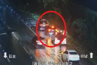 올림픽대로 (하남방향) 잠실철교 - 올림픽대교 구간 챠랑사고로 인해 4차로 통제 중 입니다. 참고하시고 안전운전 하시기 바랍니다 https://