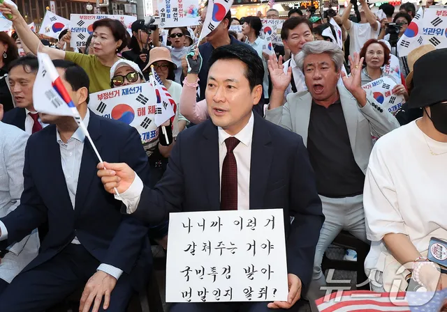 장동혁, 인천·부산 찍고 광주행…투표용지 부족 규탄 여론전

張, 오후 7시 전남광주선관위 앞 '6·3 참정권 박탈 사태 집회' 참여 야당추천 