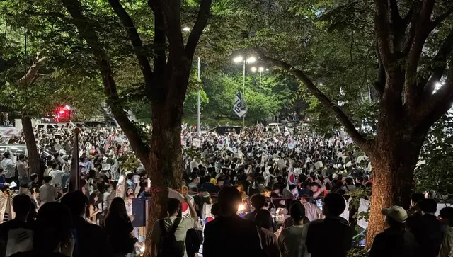 잠실민주화항쟁, 언론은 왜 보도하지 않습니까?

중앙선관위는 전국 67개 투표소에 투표용지를 추가 송부했다고 공식 발표했습니다.
또한 일부 투표