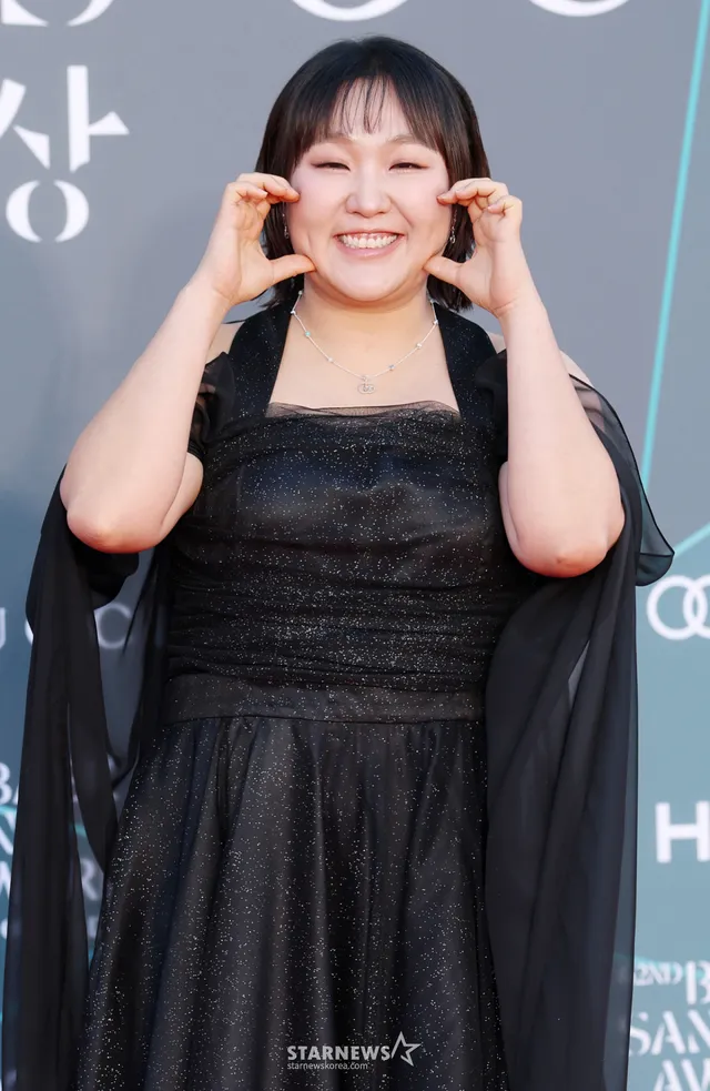 이수지, '재선거 시위' 희화화 논란..공무원 패러디 역풍 [스타이슈]

코미디언 이수지가 재선거 시위를 희화화했다는 논란에 휘말렸다. 14일 