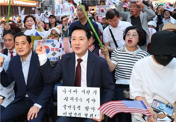 결집이냐 역풍이냐…장동혁, 이번엔 광주서 장외투쟁

당권파 "안정감 위해 임기 채워야"