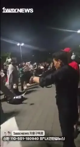 잠실 올림픽공원에서 이루어지는 집회는 민주주의의 가장 기본이자 핵심인 ‘투표권’이 현장에서 제대로 보장받지 못했다는 이유 때문입니다.

현장에는