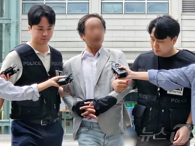 '국조특위 조사 방해' 60대 구속 상태 재판행…'개표소 시위' 두 번째 기...

공무집행방해 혐의 검찰이 6·3 지방선거 투표용지 부족사태 