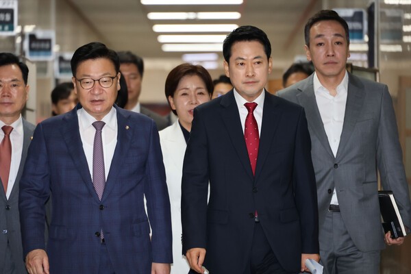 투트랙인가 엇박자인가…장동혁·정점식 행보에 커지는 혼선

[THE Biz(더비즈)=정현호 기자] 국민의힘이 6·3 지방선거 이후 선거관리위원회 