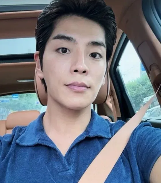 "난 완전 빨간색" 상해기, 파란색 차림 근황 '눈길'

[서울=뉴시스] 남정현 기자 = 음주운전으로 물의를 일으킨 먹방 유튜버 상해기가 근황을