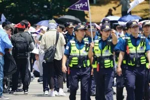 잠실 개표소 봉쇄 시위 30대 여성 영장 심사…체육단체 진입 막아

(서울=국제뉴스) 김민성 기자 = 서울동부지방법원은 오는 21일 잠실 개표소