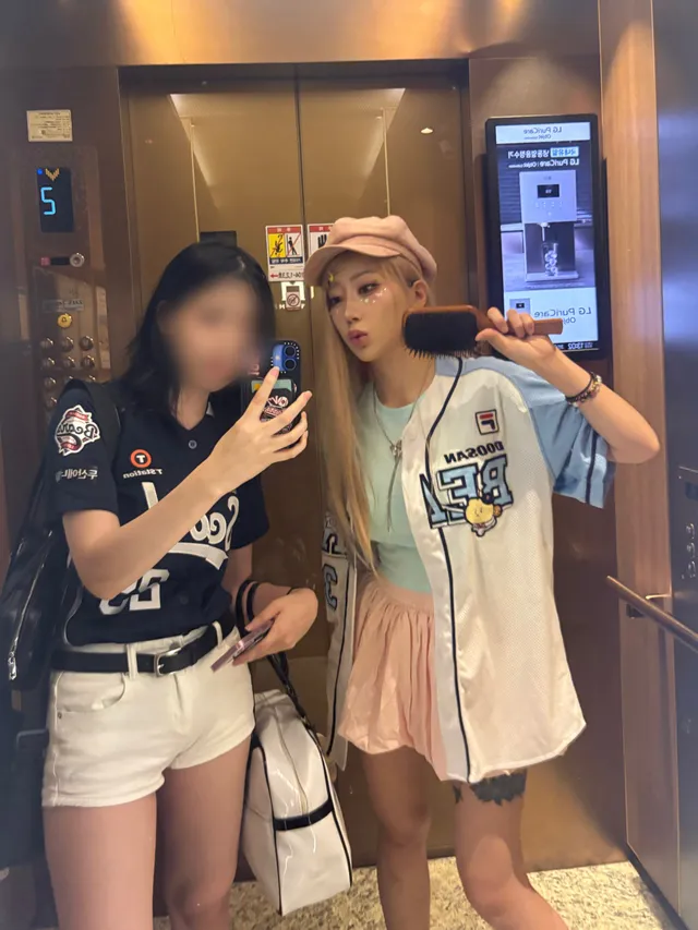 20260711 올스타 잠실@첫경험 얏호~♥

즐기려고 갸루화장 하고갔는데 이날 너무 아프고 더워서 제정신 아니였음 ㅜㅜ 영상 거이 못찍은게 슬