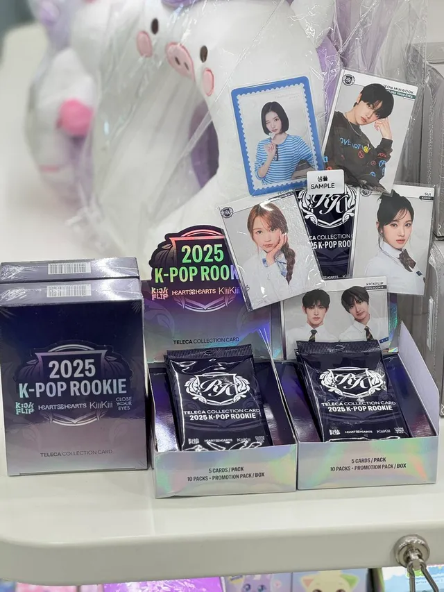 [#TELECA]

.⠀∧,,,∧   ~┏━━━━━━━━━━━━┓
(  ̳• · • ̳)   ~ TELECA K-POP ROOKIE CARD �
