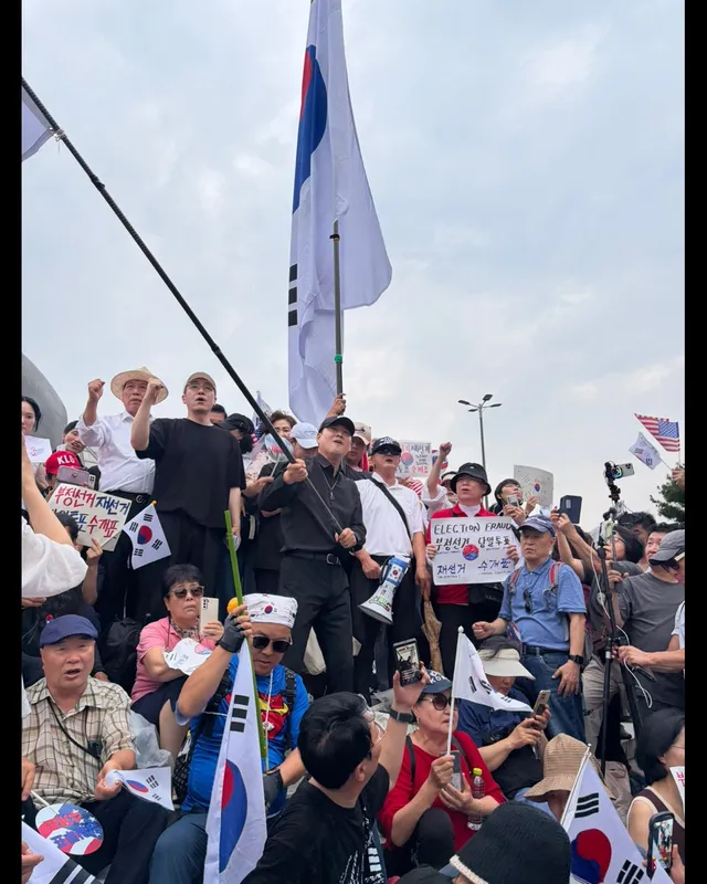 오늘 국민의힘 차원에서 올림픽공원을 방문했습니다

제헌절,
대한민국 헌법을 공포한 날

너무나도 중요한 날입니다
그러나 헌법으로 보장 받아야만 