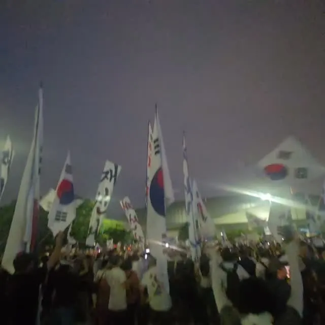 재선거 재선거
전국 재선거

아 그리고 이영상 야! 되도 않는 꼴깝 그만 떨라고! 너랑 나 체급 다르다고 ㅋㅋㅋㅋ