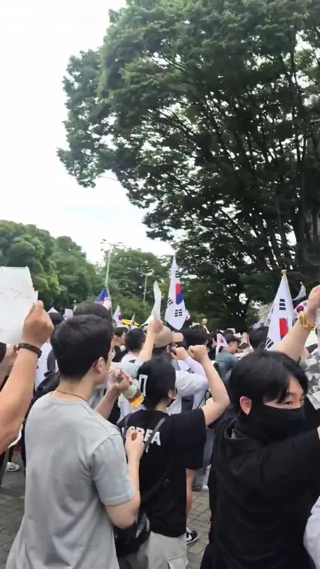진짜 재선거 주장하는 사람은 많이없음:
앞영상은 낮 2시 뒷영상은 저녁 8시
좌파식 주작은 존나 얼탱없어서 웃기지도 않음 https://t.co