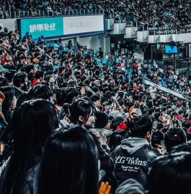 여러분들에겐 잠실이라는 곳은
어떤 곳인가요?
잠실아. 올해 끝나기전에 마지막으로 
또 보자.

#잠실종합운동장 #롯데두산전 #삼성엘지전 #크보 