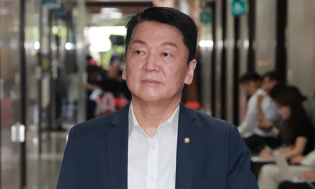 오세훈은 감싸고, 한동훈은 내친 안철수…野 잠룡 신경전 ‘꿈틀’

국민의힘 안철수 의원이 보수권 잠룡으로 꼽히는 오세훈 서울시장과 무소속 한동훈