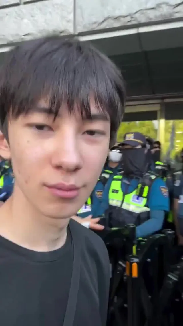 韓國境內中國偽裝警察 https://t.co/itvthipKfr